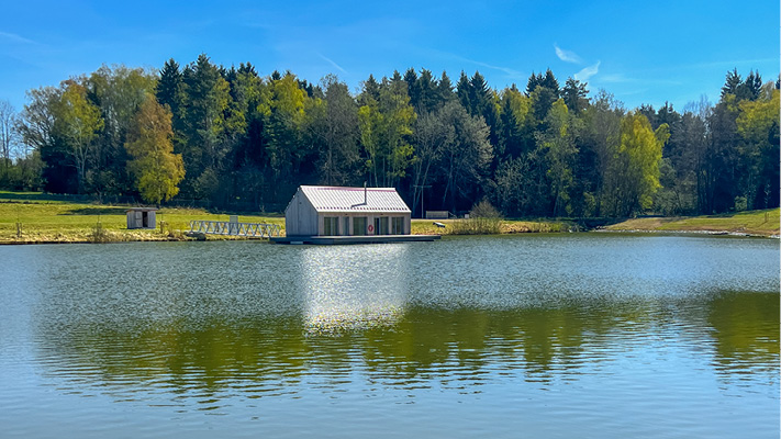 Dům na vodě s vlastn&iacute;m rybn&iacute;kem v Amenity Marinky